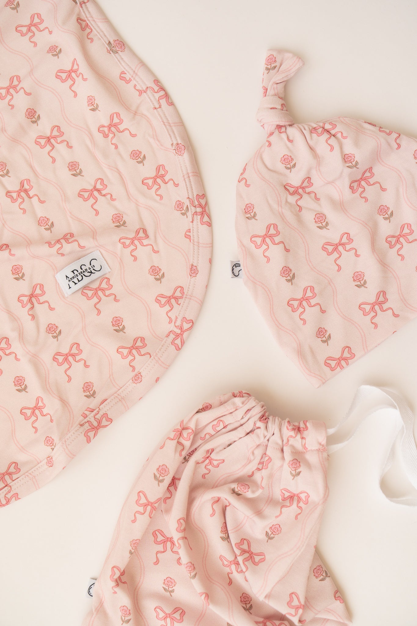 Bow's Swaddle\Beanie Set